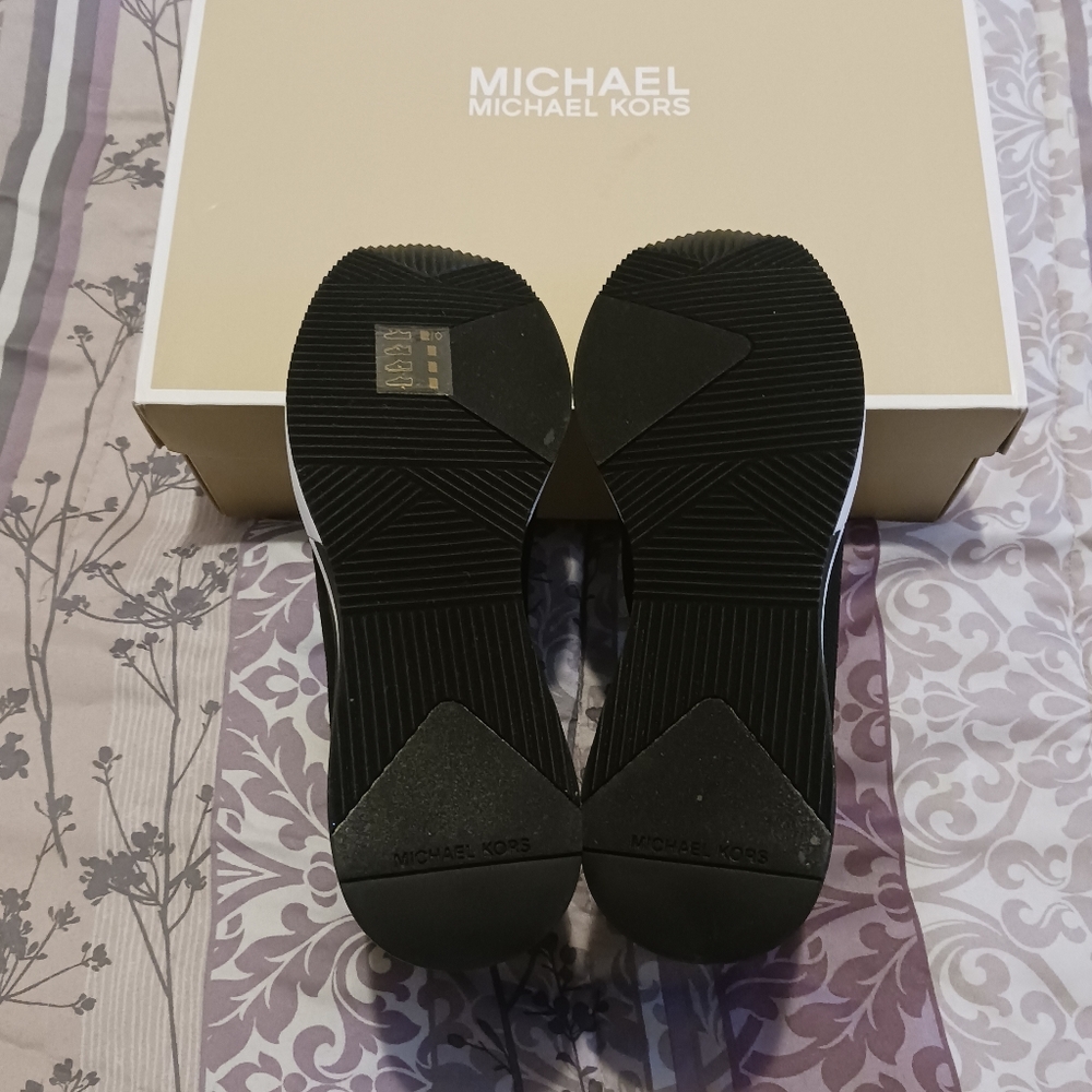 Michael Kors Skyler Bootie Sneaker - Picture 5 of 11